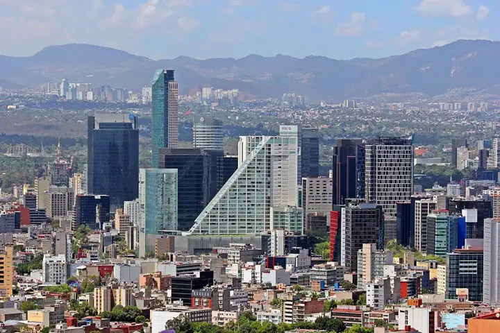 Vista de los edificios de Paseo de la Reforma, Ciudad de México